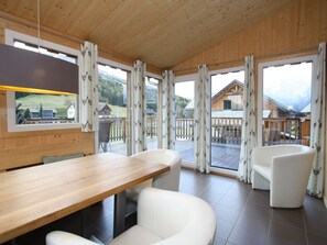 Chalet | Dining