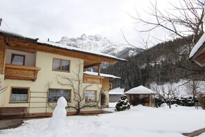 Exterior - Apartment in Waidring Near Pillerseetal Ski Area (Waidring)
