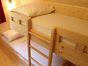 Chalet | 3 bedrooms, individually furnished