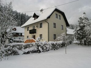 Exterior - Scenic Holiday Home in Deutsch Griffen near Hochrindl (Deutsch-Griffen)