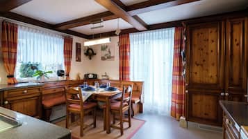 Apartment | Eigene Küche | Mikrowelle, Ofen, Herdplatte, Geschirrspüler