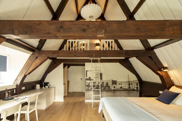 Deluxe Double Room | Egyptian cotton sheets, premium bedding, pillow-top beds, minibar