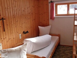 Chalet | 4 bedrooms, bed sheets