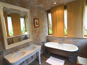 Shower, towels - Luxurious Mill in Vresse-sur-semois With Swimming Pool (Vresse-sur-Semois)