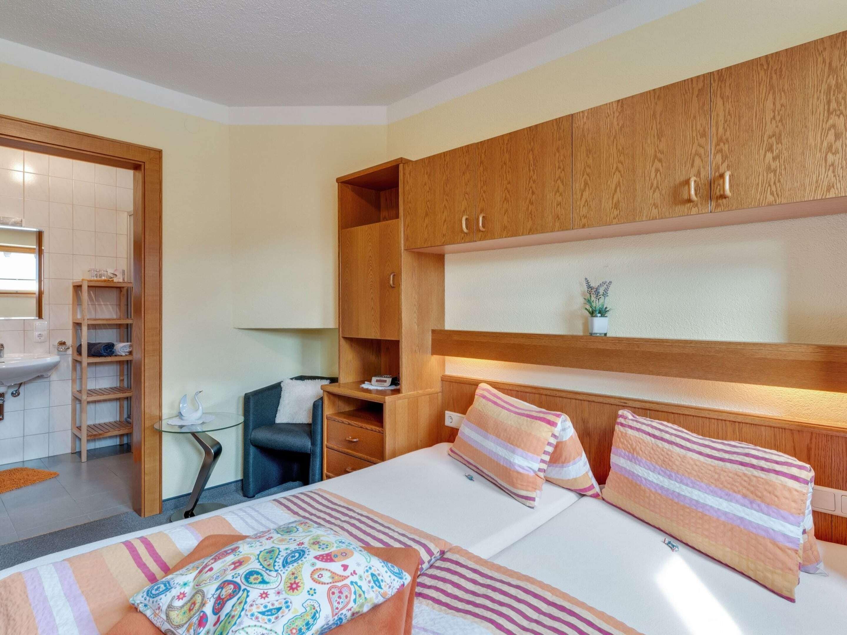 2 bedrooms, individually furnished, bed sheets