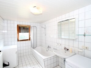 Apartment | Badezimmer | Dusche