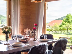 Chalet | Dining