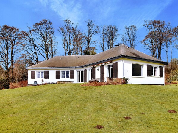 Exterior - Large Detached House Surrounded by Nature (Tenneville)
