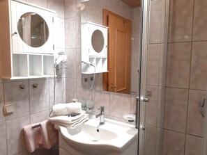 Bathroom - Charming Mansion Near Ski Area in Bürserberg (Buerserberg)