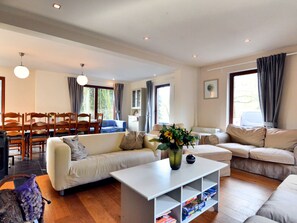 Unclassified image, 5 of 32, button - Modern Holiday Home in Salmchateau With Terrace and Garden (Vielsalm)
