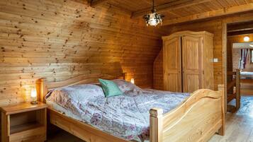 House | 3 bedrooms, individually furnished, bed sheets