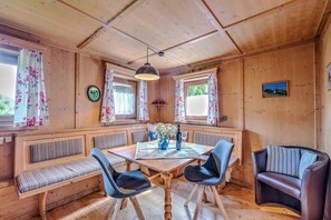 Dining - Holiday Home in Tyrol Near Ski Slopes (Matrei in Osttirol)