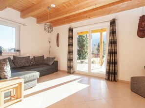 Chalet | Living area - Spacious Chalet near Ski Slopes in Kotschach-Mauthen (Kotschach-Mauthen)