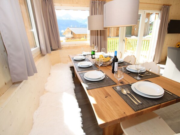 Chalet | Dining