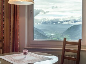 Apartment | Dining - Cozy Apartment in Afritz am See near Gerlitzen Ski Area (Treffen)