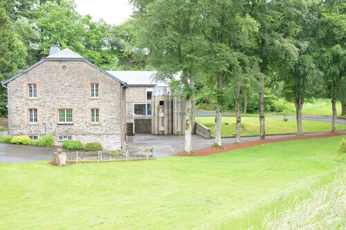 Vintage Farmhouse With Garden, Roofed Terrace