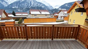 Chalet | Balcony - Exclusive Chalet in Kötschach-mauthen With Private Terrace (Kotschach-Mauthen)