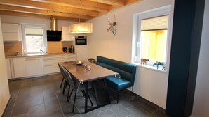 Dining - Exclusive Chalet in Kötschach-mauthen With Private Terrace (Kotschach-Mauthen)