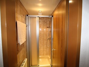 Bathroom - Sunlit Apartment in Gortipohl near Montafon Ski Area (Sankt Gallenkirch)