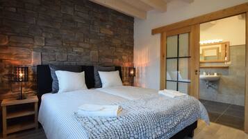 4 chambres, ameublement personnalisé, draps fournis