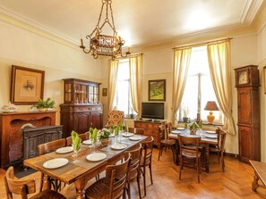 House | Dining