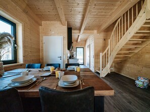 Dining - Beautiful Wooden Chalet in Rattendorf With Garden (Hermagor-Pressegger See)