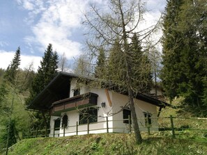 Exterior - Queitly Located Chalet near Resort Center of Nassfeld (Hermagor-Pressegger See)