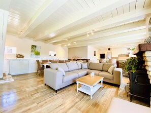 Living room - Spacious Holiday Home in Middelkerke near Belgian Coast (Middelkerke)