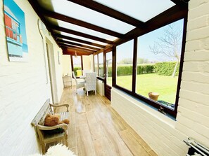 Balcony - Spacious Holiday Home in Middelkerke near Belgian Coast (Middelkerke)