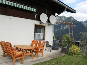 House | Balcony - Beautiful Apartment With Plenty of Privacy and a Magnificent View (Mortschach)