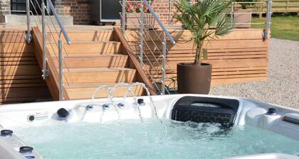 Luxe Home with Hot Tub & Sauna