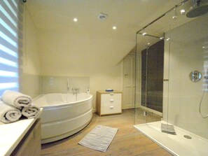 House | Bathroom
