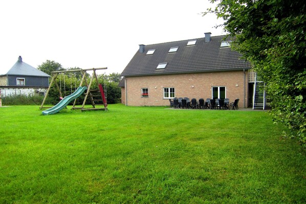 House | Exterior - Holiday Home in Robertville With Sauna & Garden (Waimes)