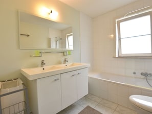 Bathroom - Elegant Holiday Home in De Haan With Fenced Garden (De Haan)