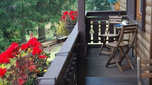 Chalet | Balcony - Private Chalet With Sauna in Afritz am See Carinthia (Treffen)