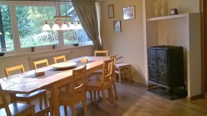 Dining - Private Chalet With Sauna in Afritz am See Carinthia (Treffen)