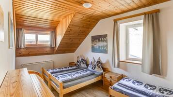 6 bedrooms, individually furnished, bed sheets