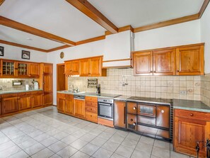 House | Private kitchen | Microwave, stovetop, dishwasher, high chair - Holiday Home in Obervellach Near ski Area (Obervellach)