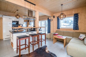 Chalet | Private kitchen | Microwave, stovetop, coffee/tea maker - Chalet in Hohentauern With Sauna and hot tub (Hohentauern)
