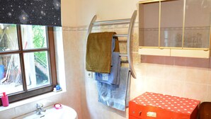 Chalet | Baño | Ducha y toallas