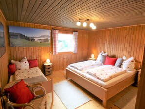 House | 2 bedrooms, bed sheets - Cozy Holiday Home in Egg near Ski Area (Egg)
