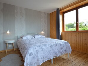 Rumah | 4 kamar tidur dan dilengkapi dengan perabotan berbeda-beda