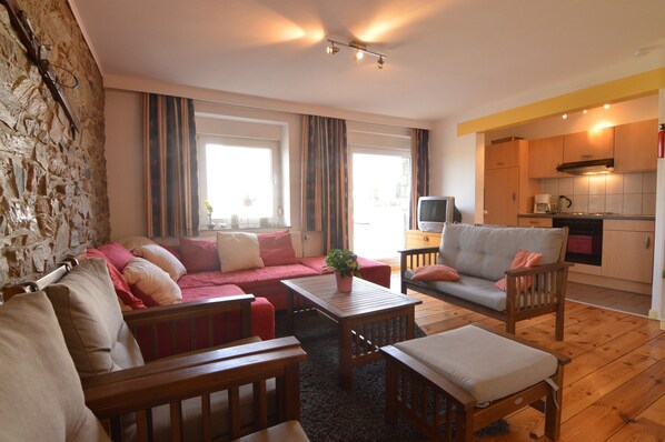 House | Living room - Holiday Home in Heppenbach With Garden (Amel)