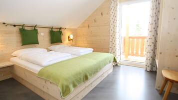 Chalet | 4 bedrooms, individually furnished, iron/ironing board