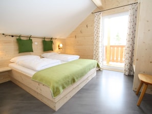 4 bedrooms, individually furnished, iron/ironing board - Chalet in Hohentauern With Ski-in/ski-out (Hohentauern)
