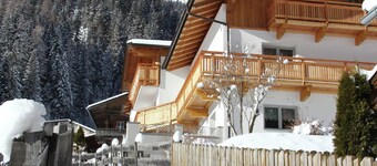 Home With a Wooden Decor and Full of Atmosphere