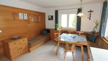 Apartment | Dining