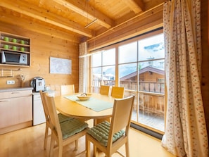 Apartment | Dining