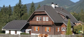 Scenic Holiday Home in Kleblach-Lind near Fugo Park on Lake