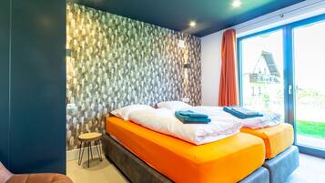 Chalet | 5 bedrooms, individually furnished, iron/ironing board